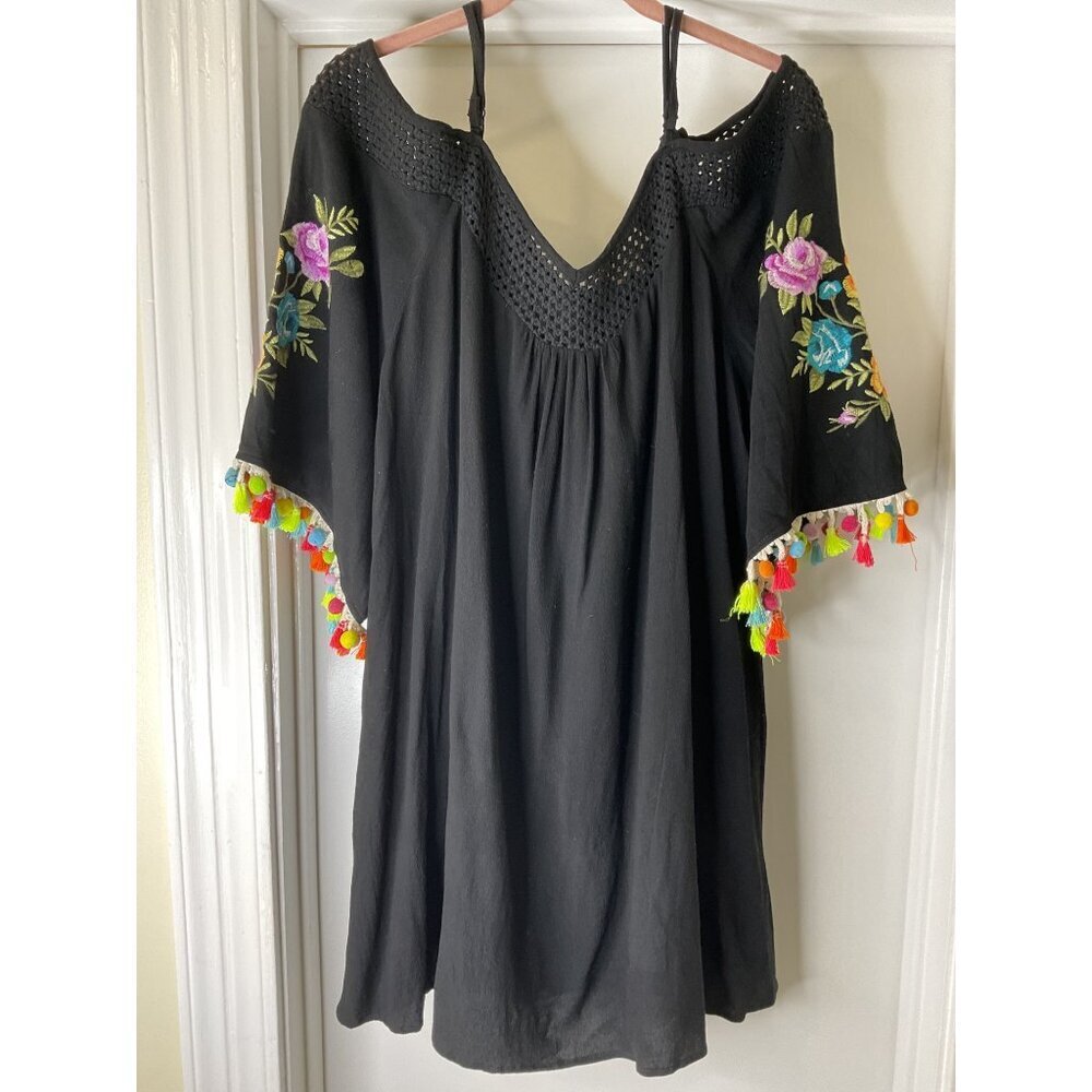 Umgee Women's Black Embroidered Floral Tunic Dress With Pom-Pom Tassels Size L